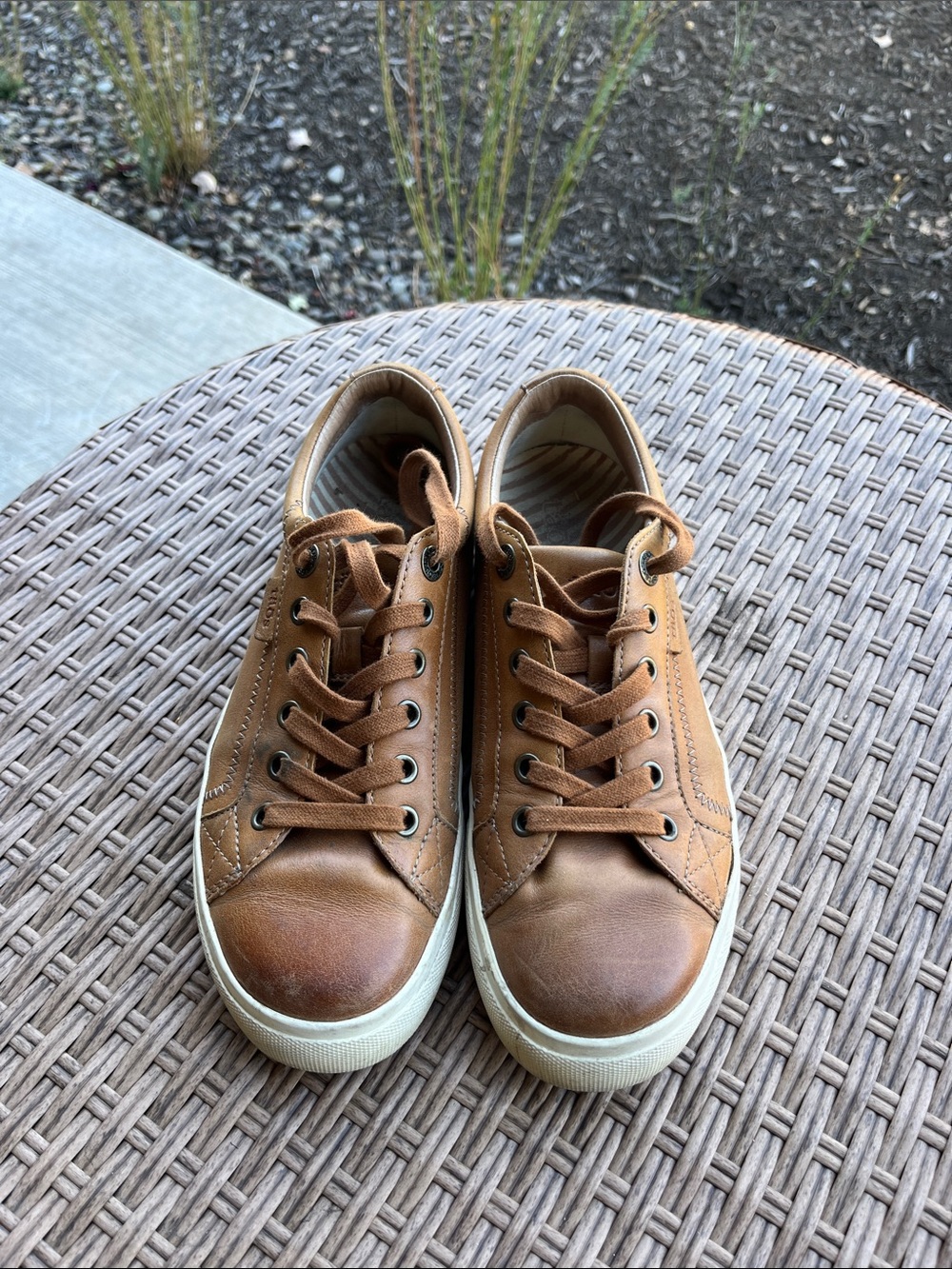 Women’s Taos Leather Sneakers in Caramel Brown